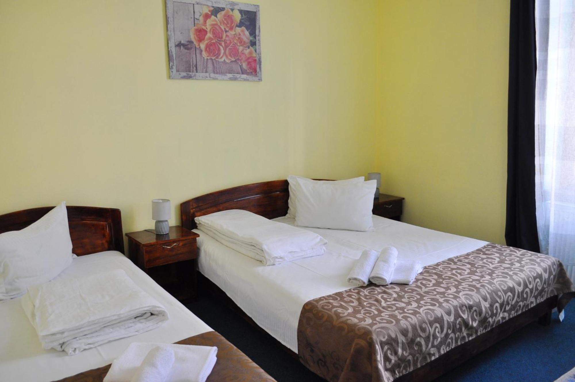 Pension Flamingo Brasov Bagian luar foto