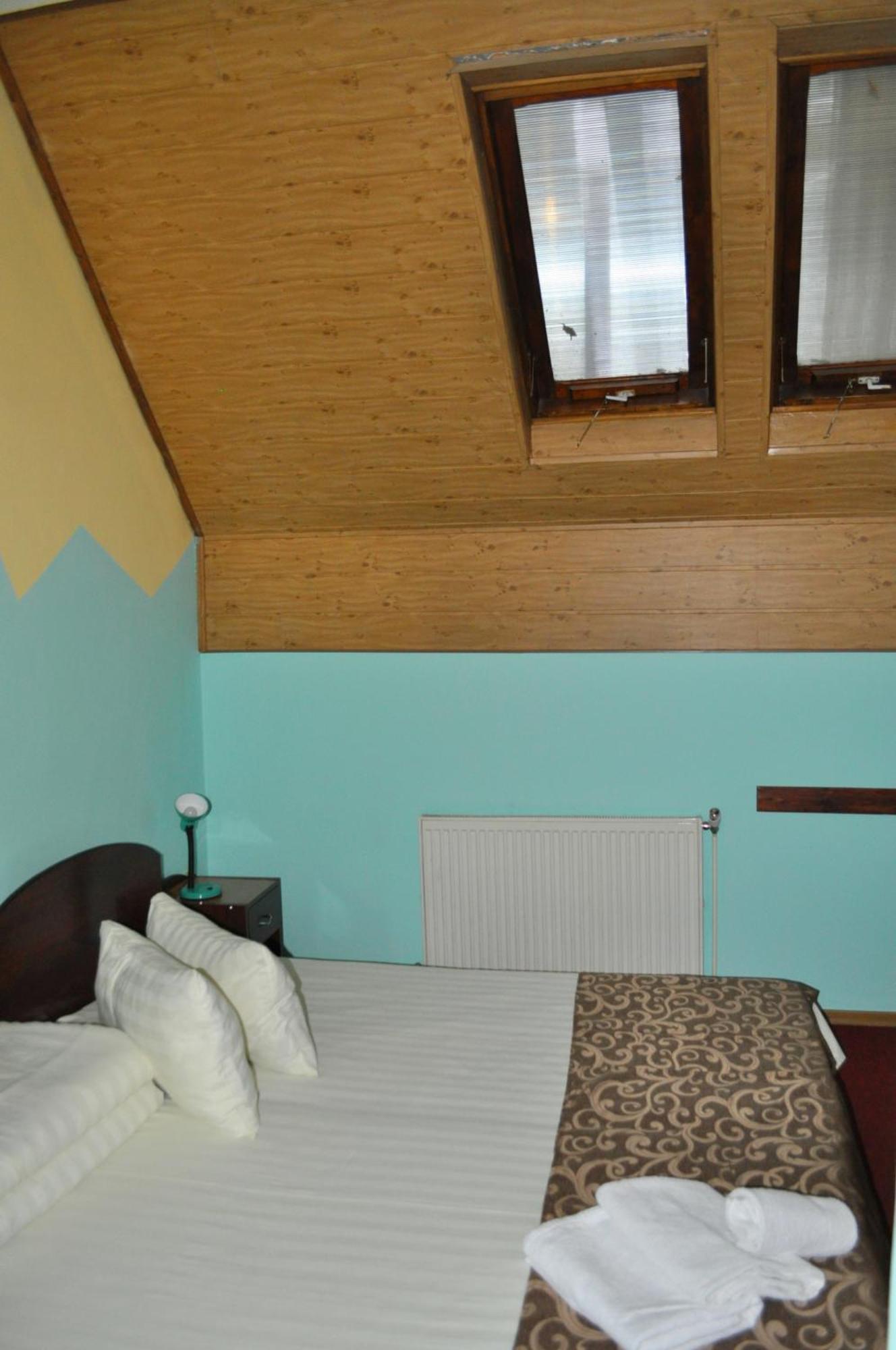 Pension Flamingo Brasov Bagian luar foto
