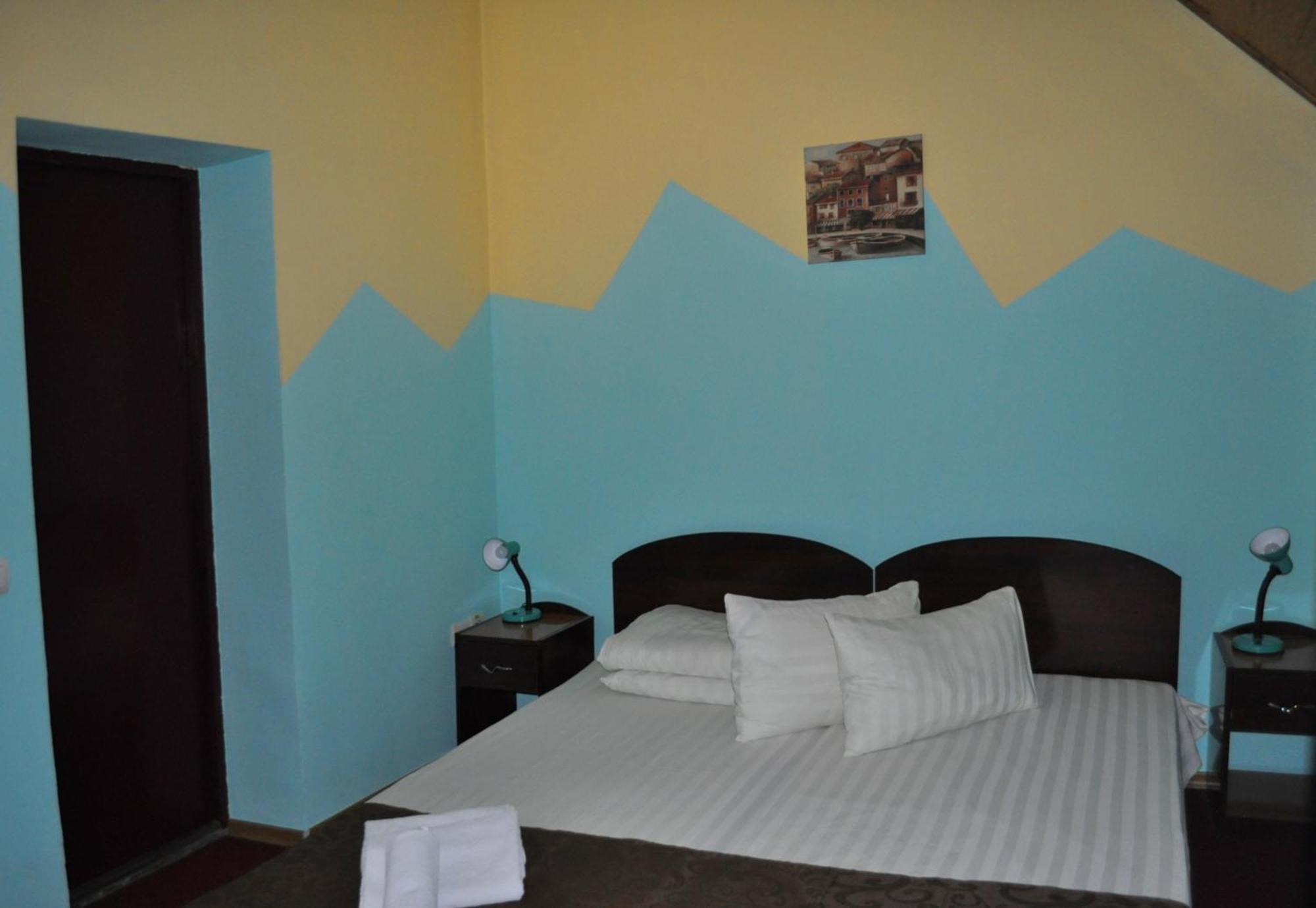 Pension Flamingo Brasov Bagian luar foto